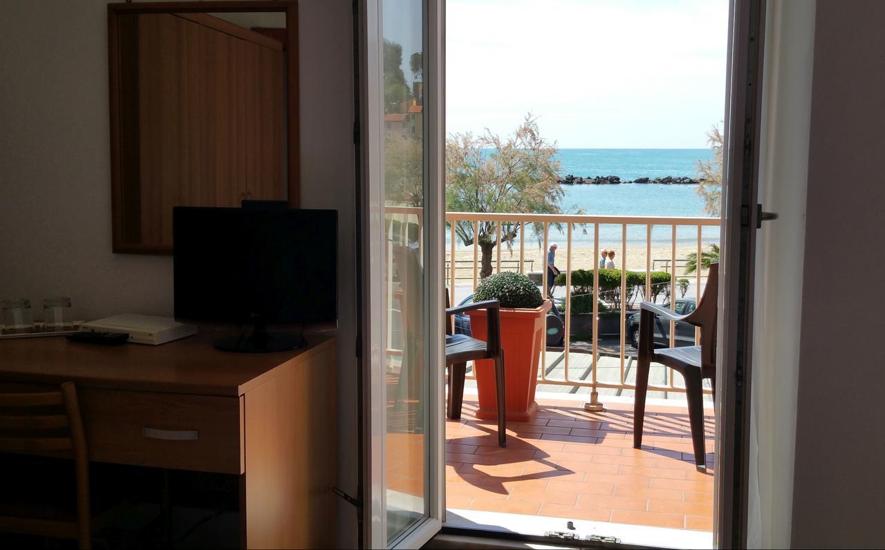 Albergo Nettuno Lerici Exterior photo